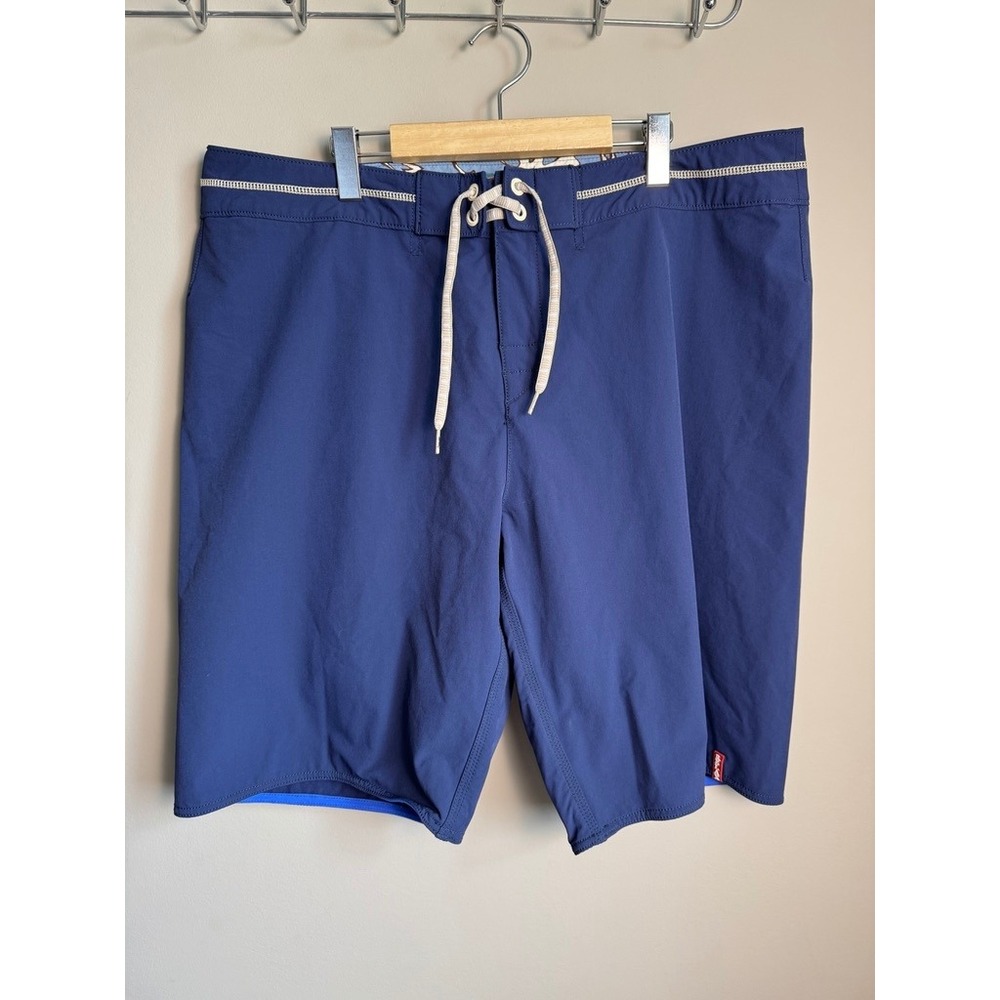 Tommy Bahama Relax Board Shorts 40 Navy Purple Beach Tropical Vacation‎ Surf